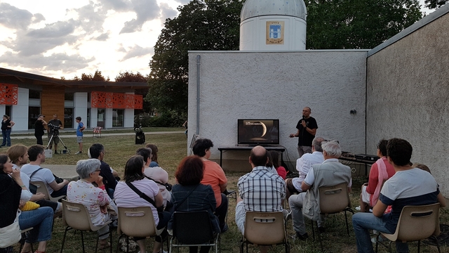 On The Moon Again le 12 juillet 2019